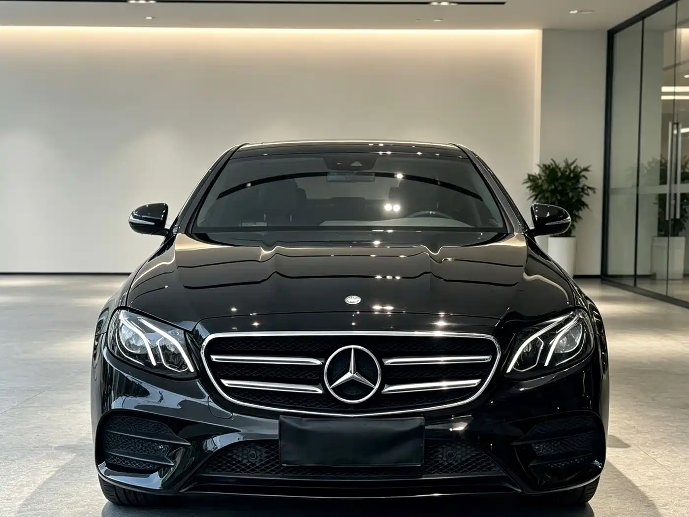 Фото 2 - Mercedes-Benz E-Class