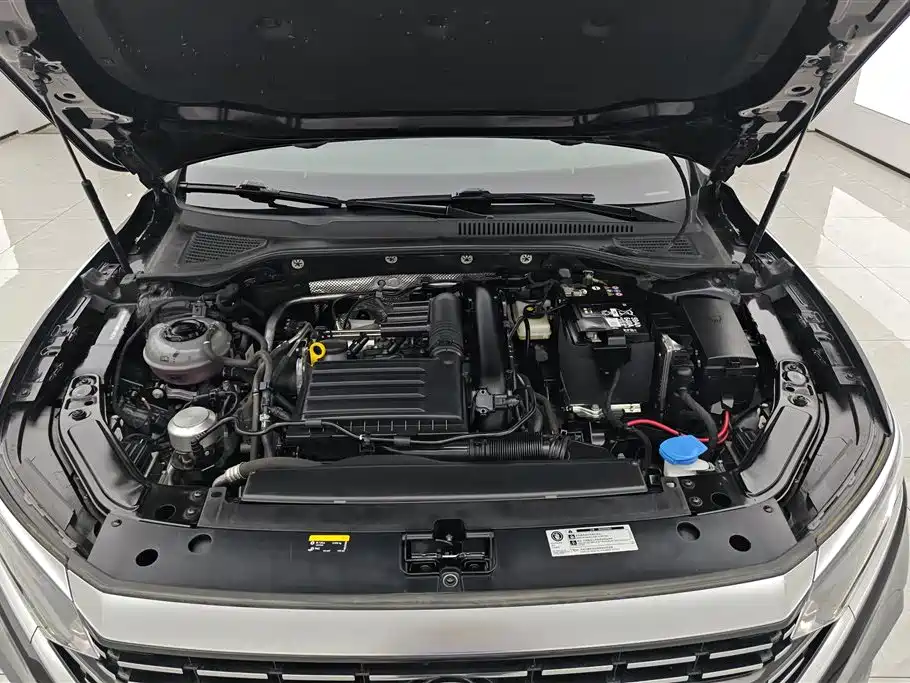 Volkswagen Passat 2025 Outstanding 280TSI Business Edition фото 10