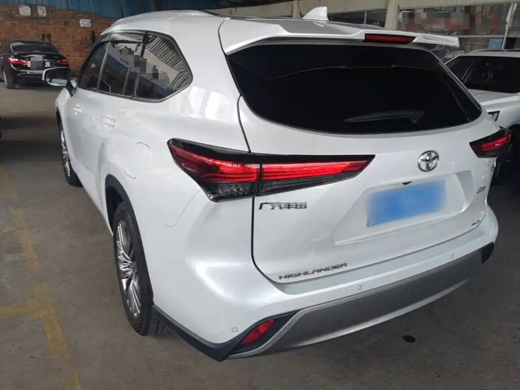 Photo 23 - Toyota Highlander
