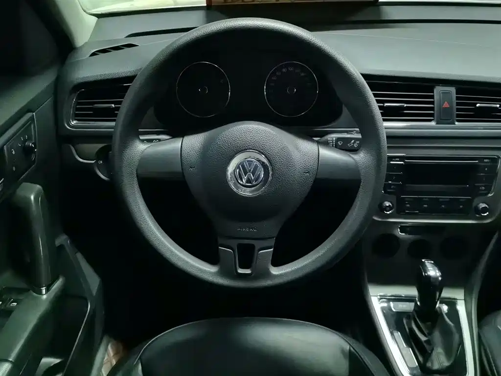 Volkswagen Lavida 2013 Facelift 1.4TSI DSG Comfort фото 4