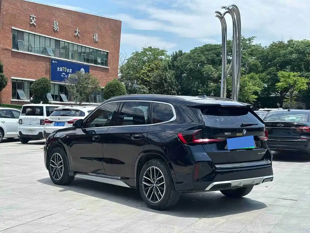 BMW iX1 2023 eDrive25L M Sport Package фото 13