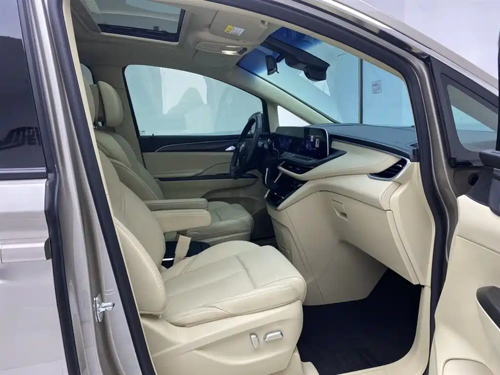 Buick GL8 2023 ES Landmaster Exclusive фото 20