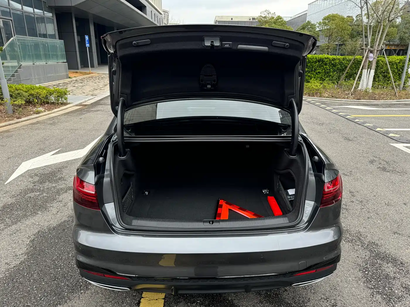 Audi A4L 2023 40 TFSI Luxury Sport фото 15