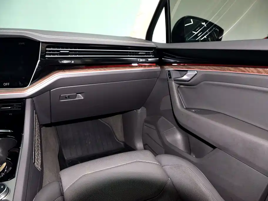 Volkswagen Touareg 2020 2019 2.0TSI Sharp Wing Edition China VI