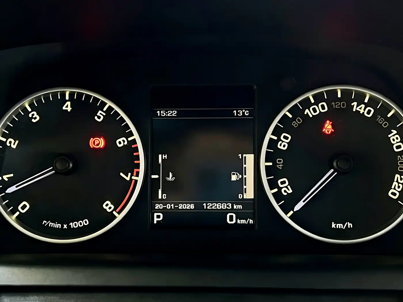 Land Rover Discovery 2015 3.0 SC V6 SE фото 26