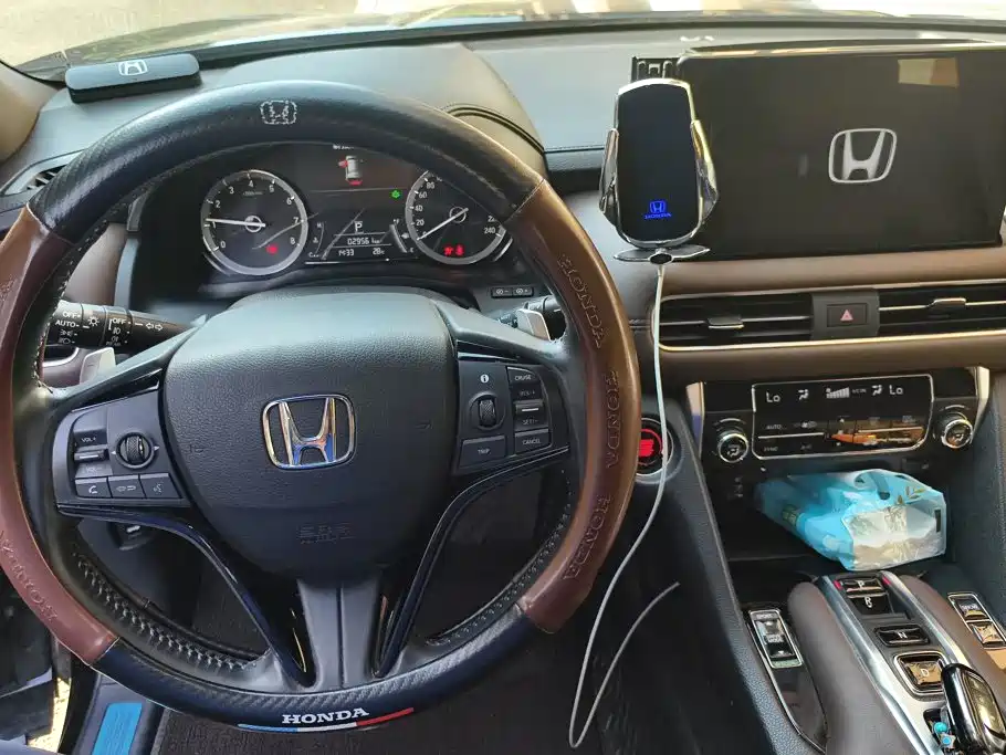 Фото 12 - Honda UR-V