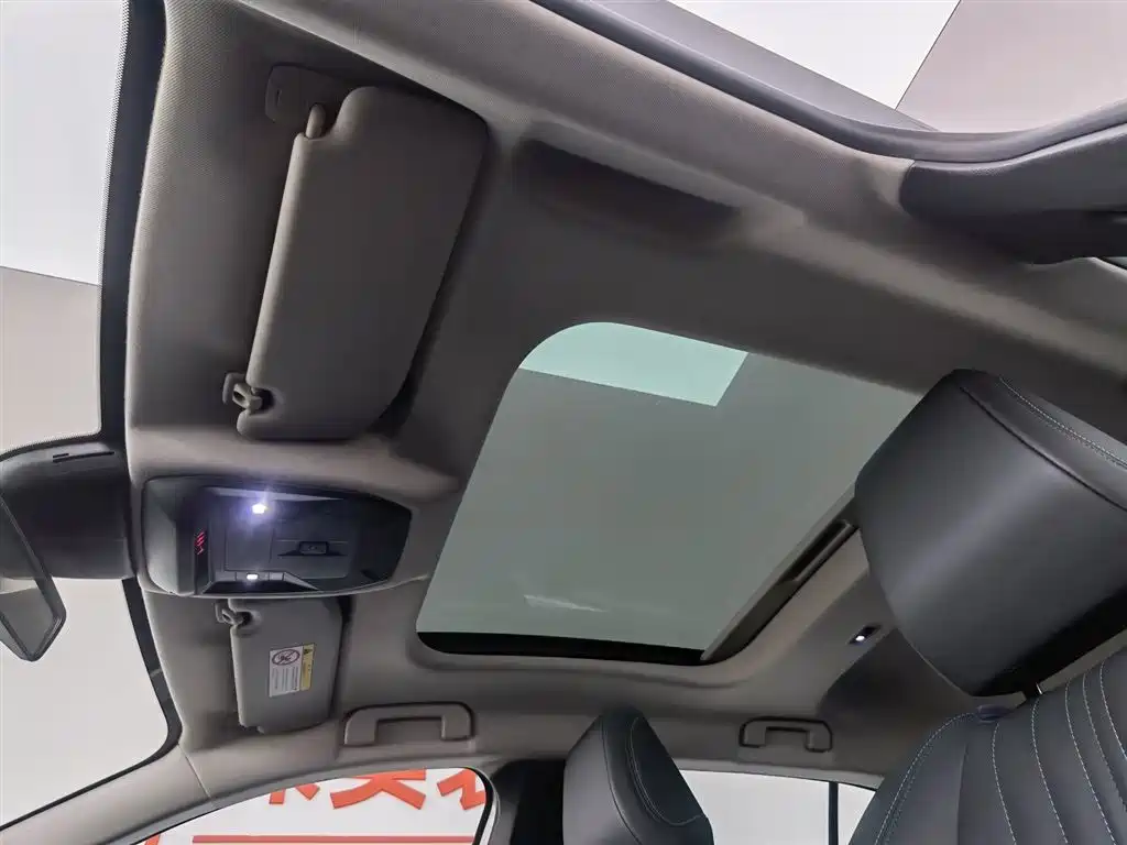 Peugeot 408X 2023 Gravity Edition фото 14
