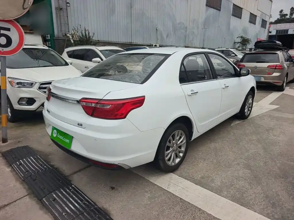 Фото 7 - Geely Vision