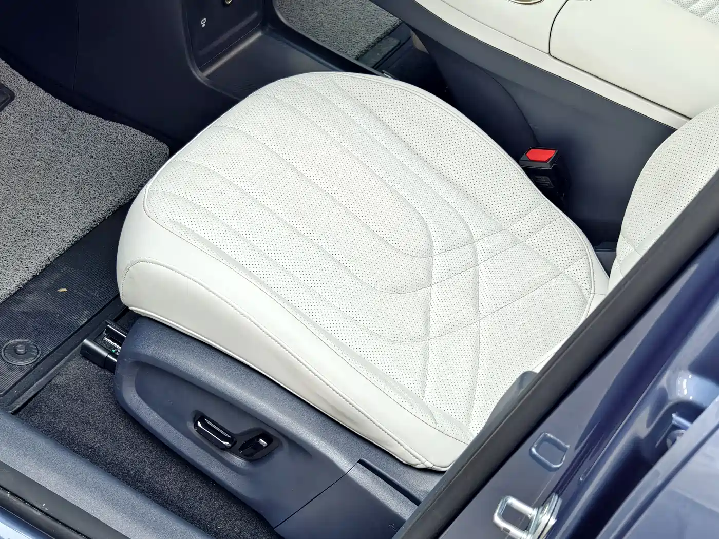 Geely Galaxy Galaxy Starship 7 EM-i 2025 120km Navigation Edition фото 10