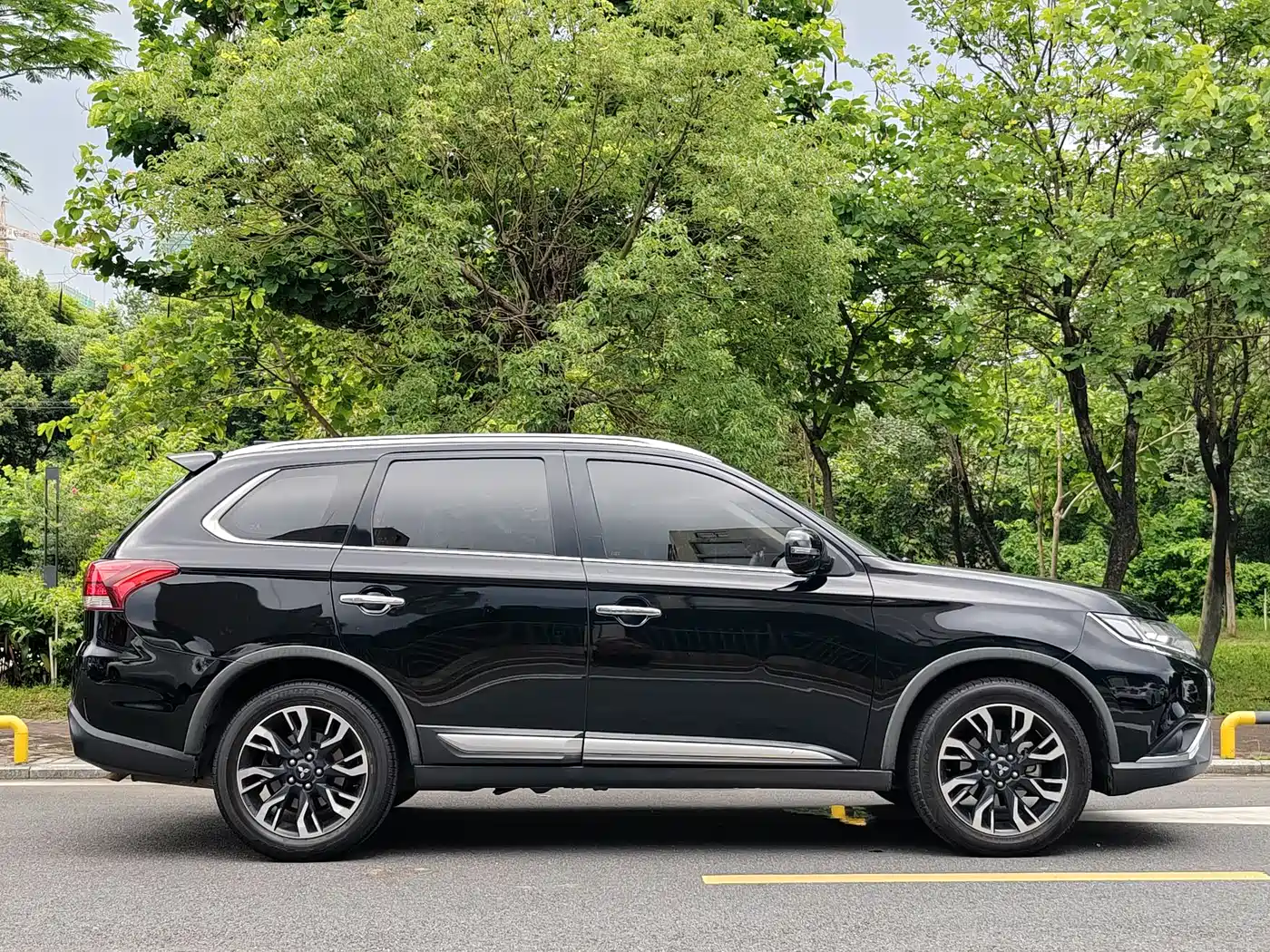 Mitsubishi Outlander 2019 2.4L 4WD Deluxe Edition 5-Seater China VI фото 15