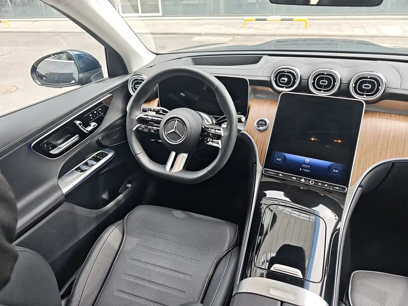 Mercedes-Benz GLC 2026 GLC 300 L 4MATIC Sport 7-Seater фото 11