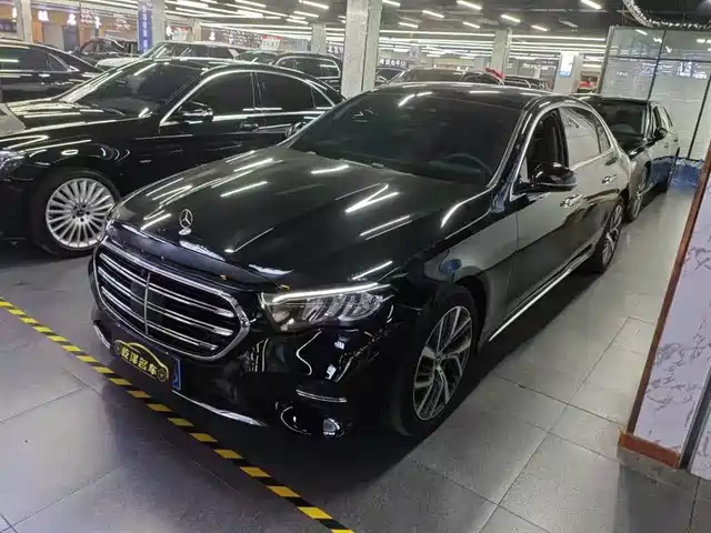 MERCEDES-BENZ E CLASS