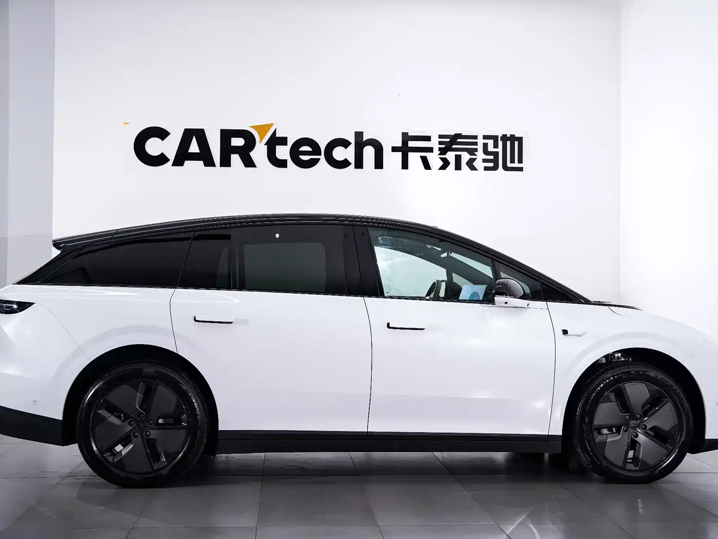 Li Auto i6 2026 2025 2WD Base Model