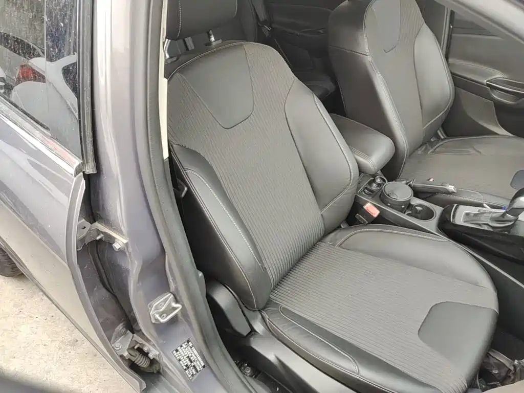 Фото 25 - Ford Focus