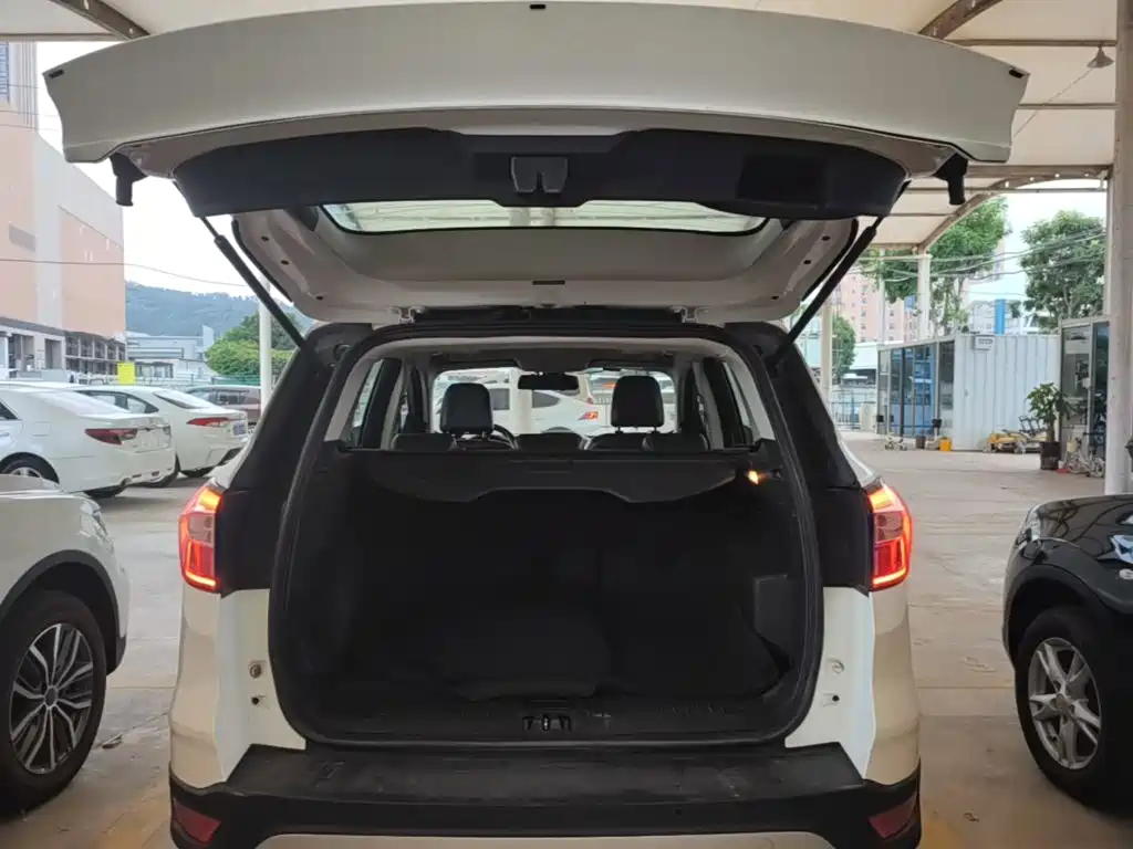 Фото 19 - Ford Kuga