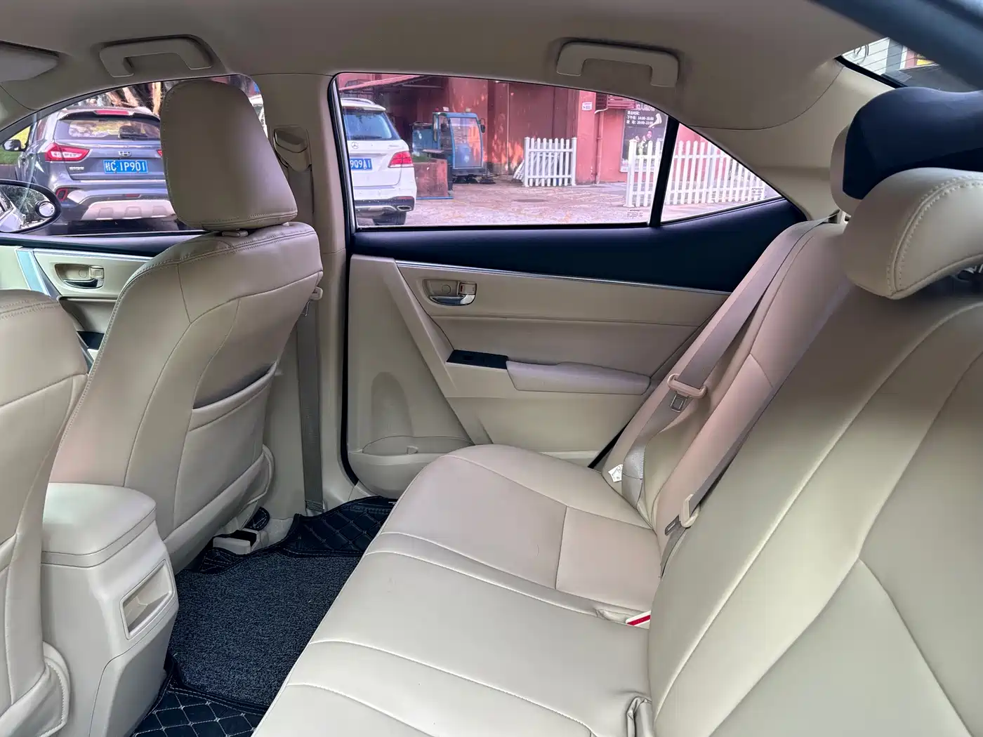 Toyota Corolla 2017 1.2T CVT GL фото 16