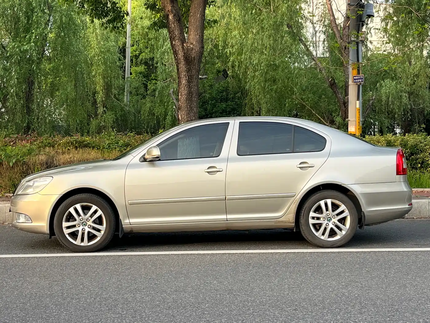 Škoda Octavia 2013 1.6L Automatic Leisure Edition фото 4