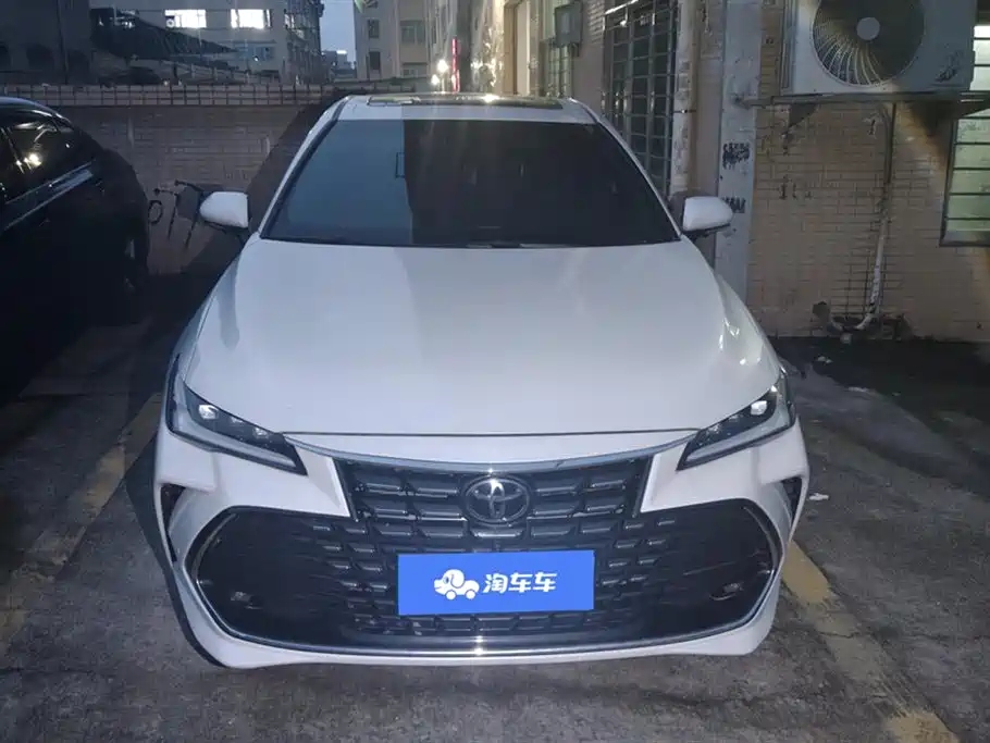 Toyota Avalon 2023 2.0L Premium Selection фото 2