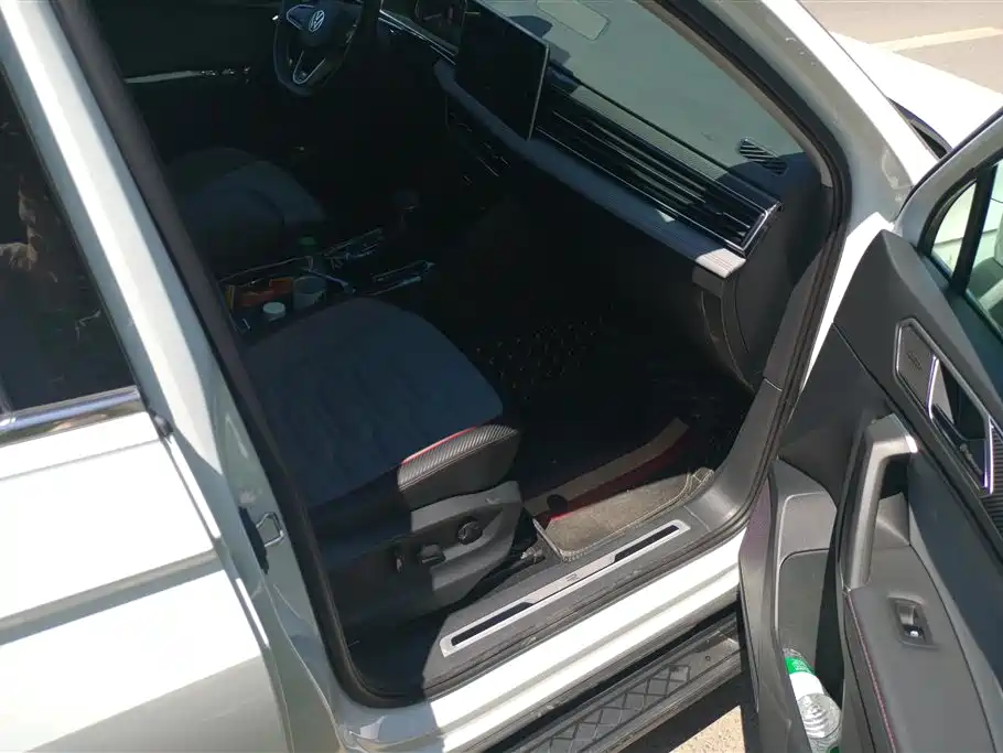 Volkswagen Tiguan L 2023 330TSI Auto 2WD R-Line Flagship Edition фото 8
