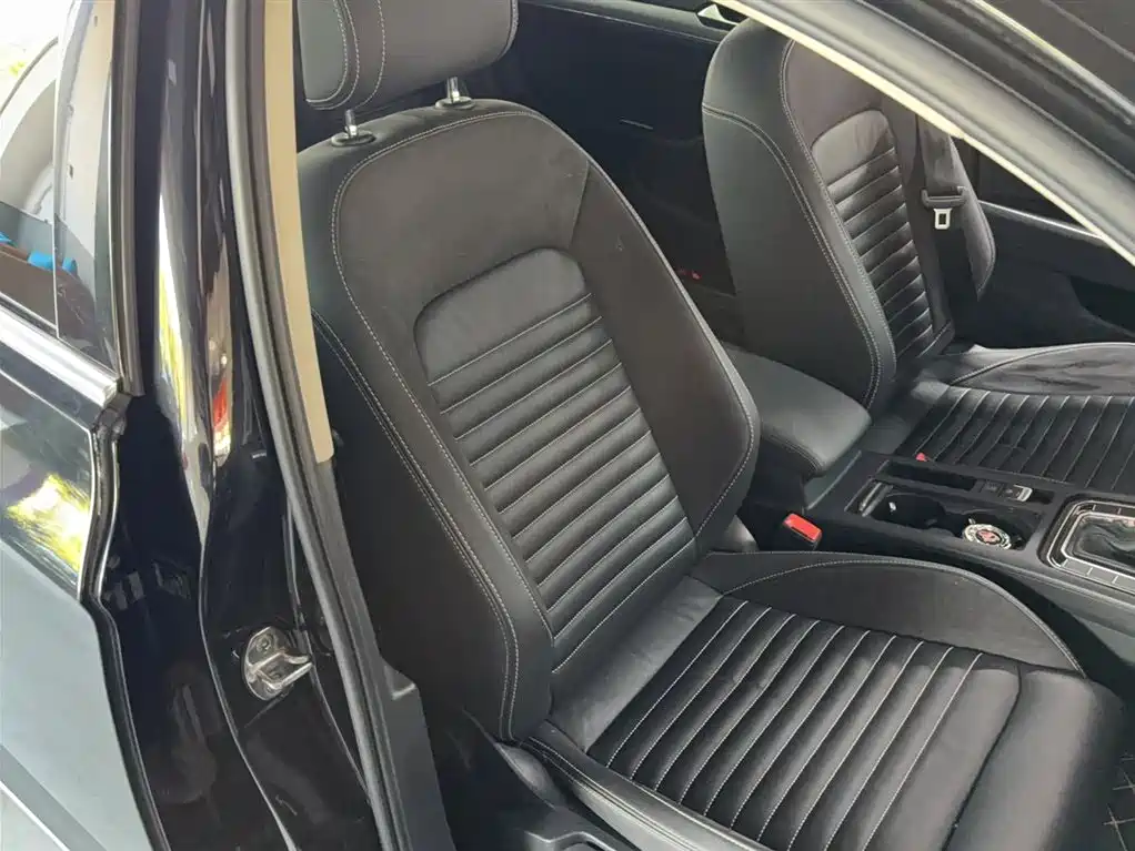 Volkswagen Magotan 2020 280TSI DSG Comfort фото 3