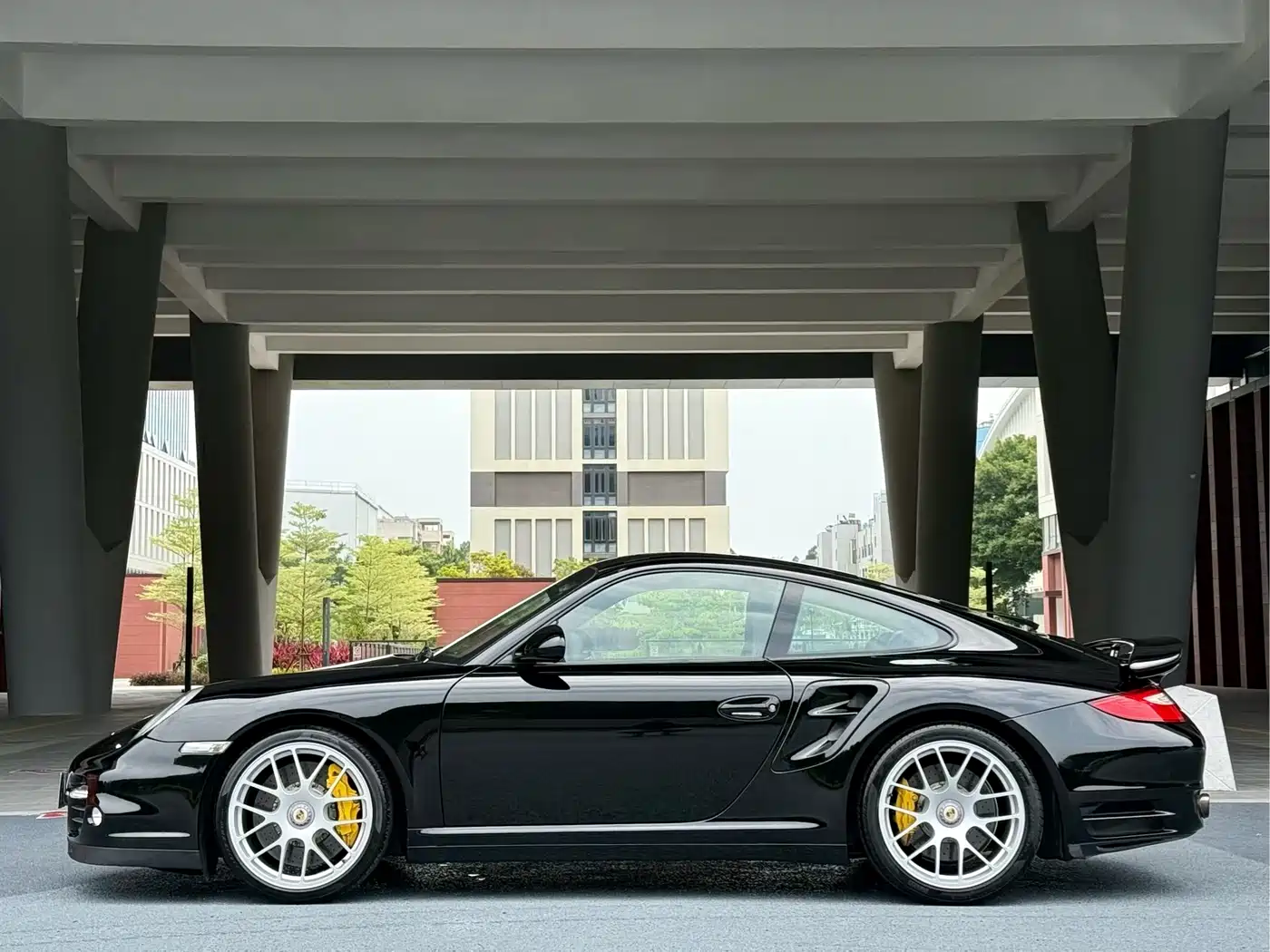 Porsche 911 2010 Turbo S 3.8T фото 5