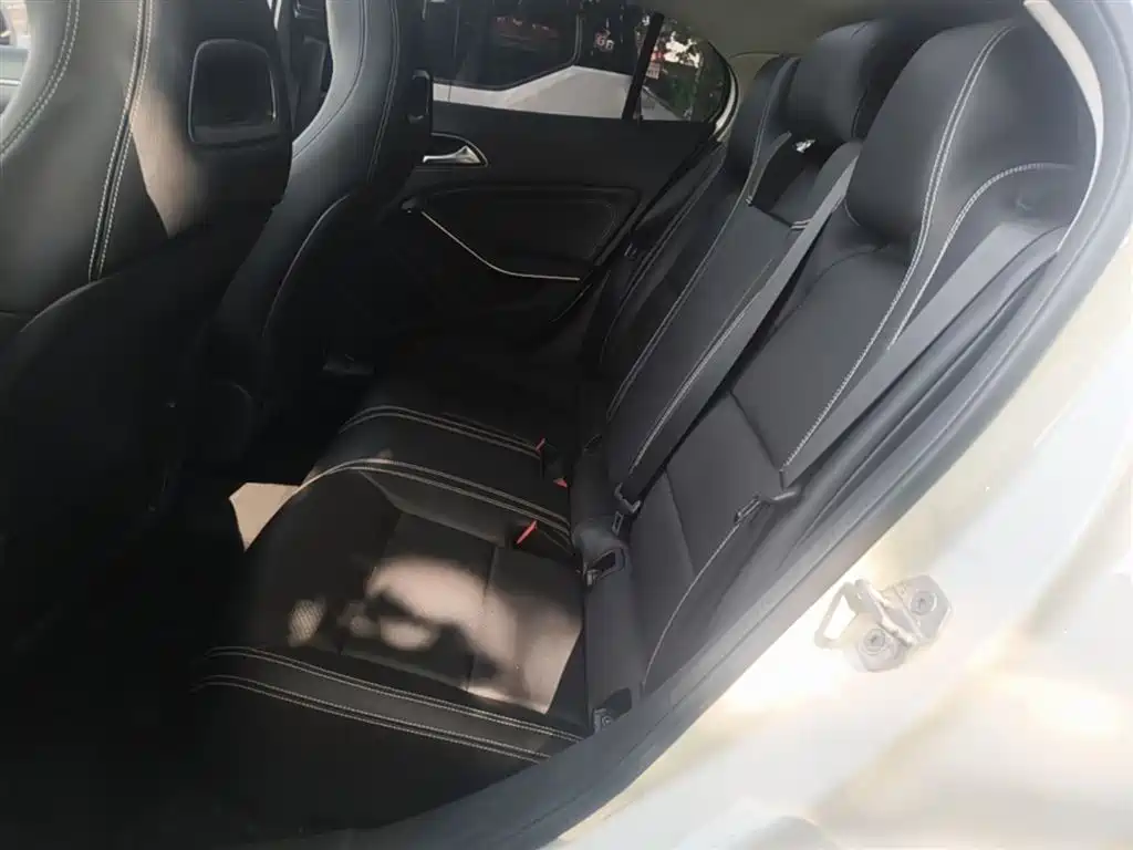 Mercedes-Benz GLA 2015 GLA 200 Dynamic фото 17