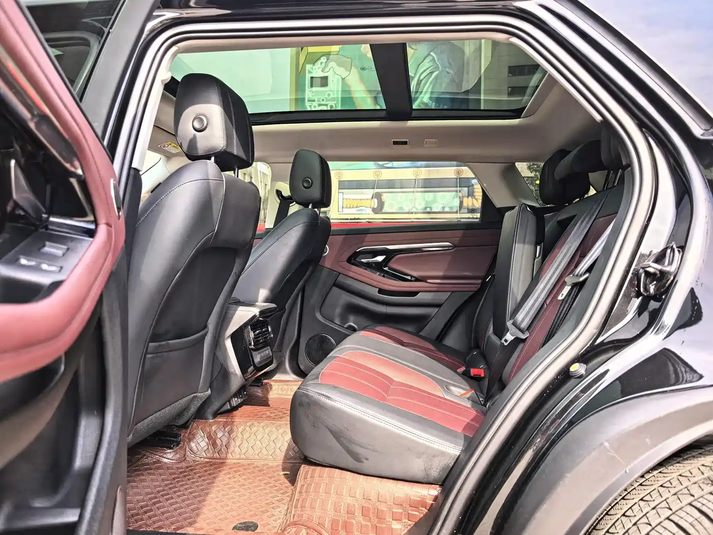 Land Rover Range Rover Evoque 2024 Range Rover Evoque L 249PS Light Master Edition фото 14