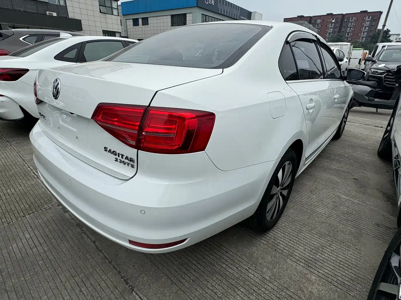 Volkswagen Sagitar 2017 230TSI Automatic Comfort фото 11