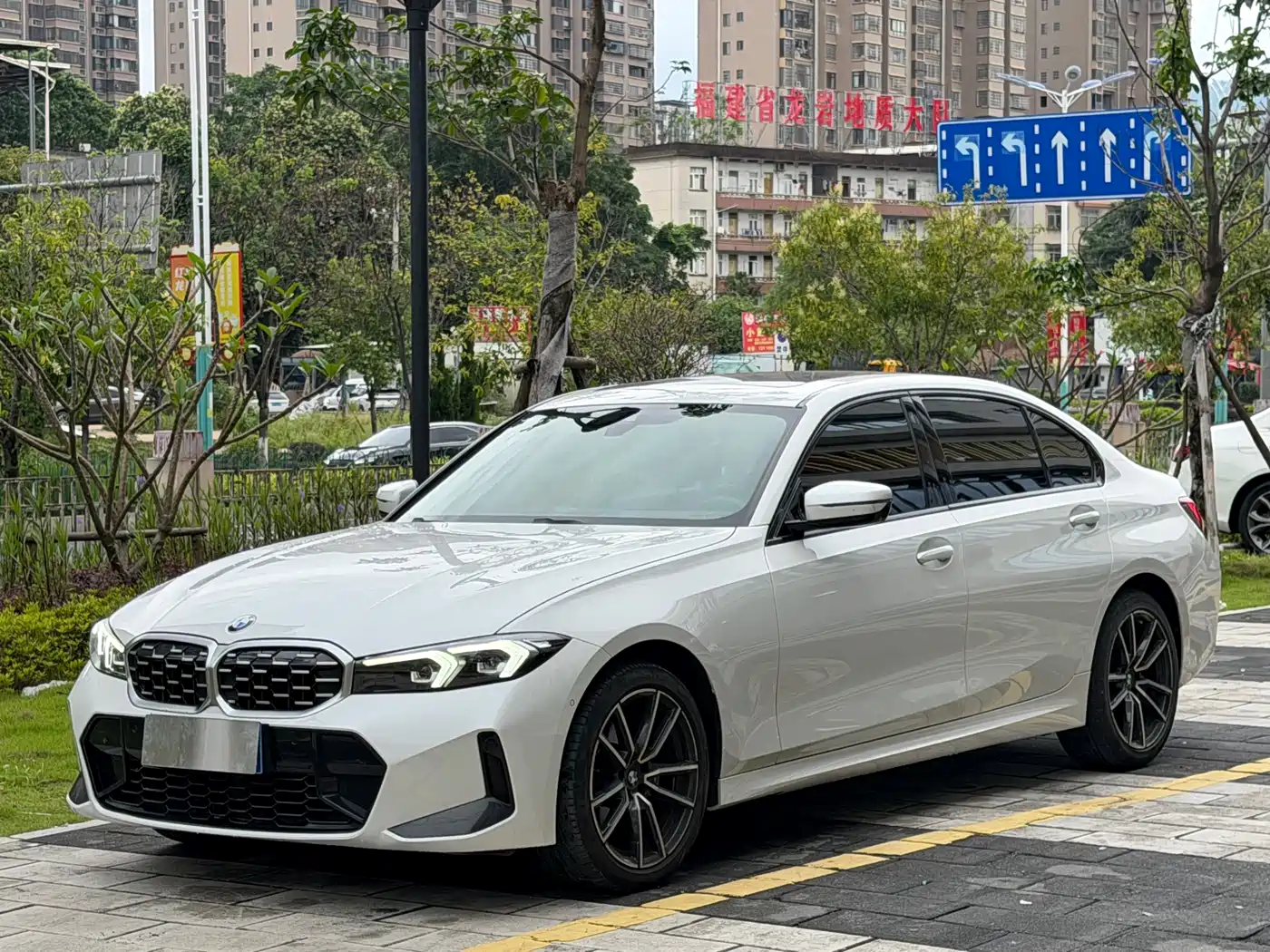 BMW 3 Series 2023 325Li M Sport Package