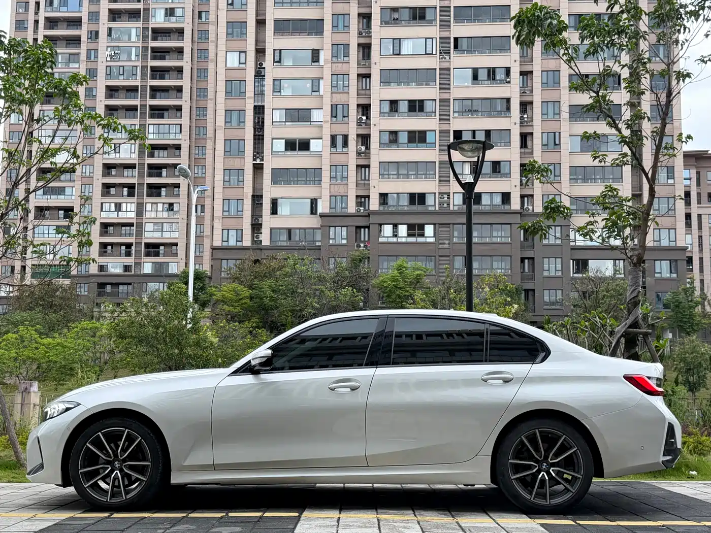 BMW 3 Series 2023 325Li M Sport Package фото 3