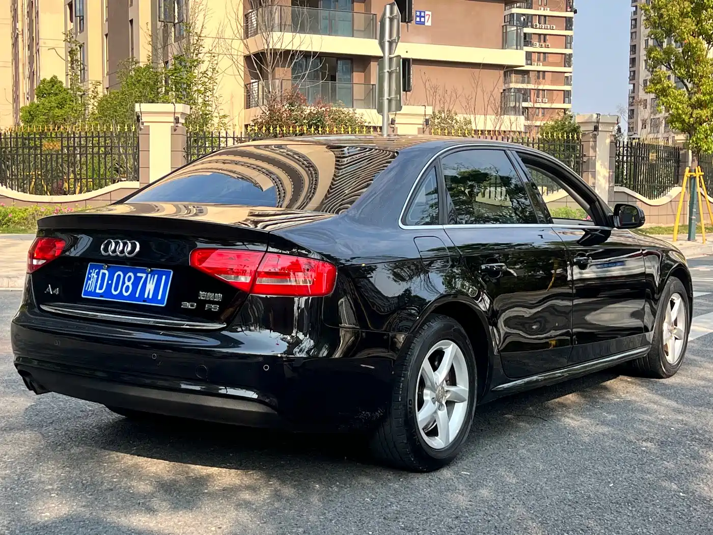 Audi A4L 2013 30 TFSI Automatic Comfort фото 5