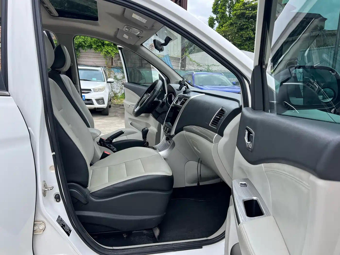 Dongfeng Fengxing Fengxing S500 2016 2016 1.6L Manual Premium