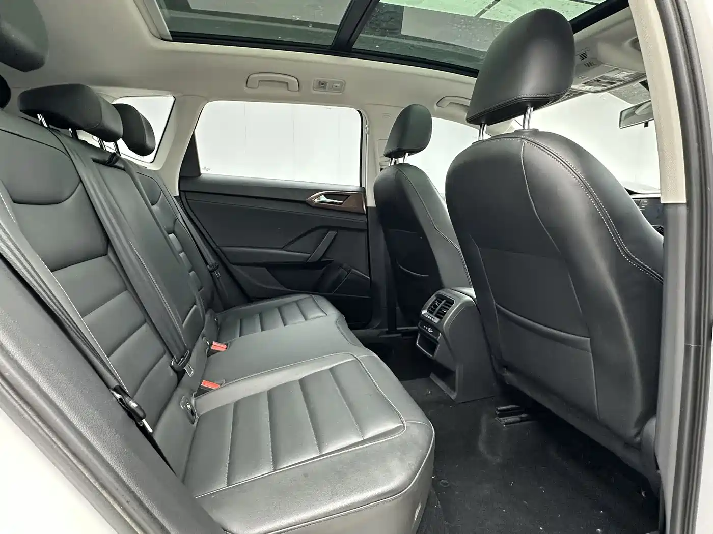 Volkswagen Tharu 2021 Model 280TSI 2WD Comfort Edition фото 11