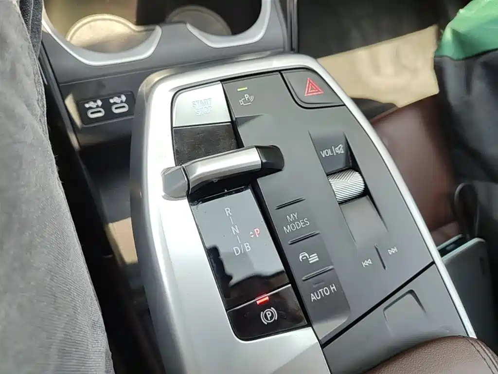 BMW iX1 2023 xDrive30L X Design Package фото 21