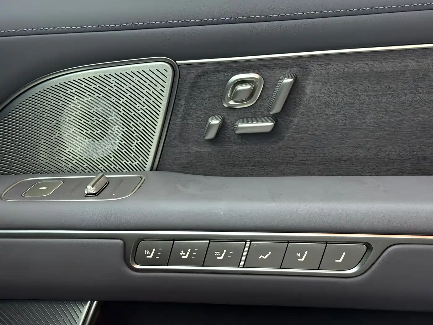 NIO ES8 2026 2025 Model 6-Seat Executive Luxury Edition