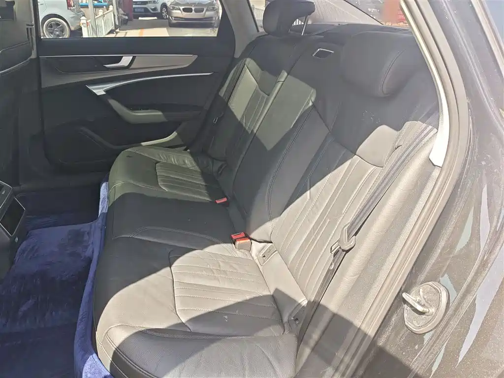 Audi A6L 2021 45 TFSI Exclusive Elegance фото 13