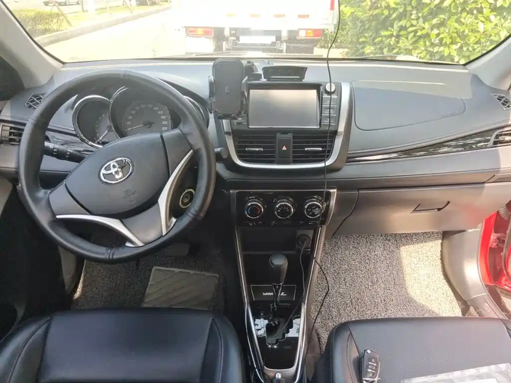 Toyota YARiS L Zhi Xuan 2020 Zhi Xuan X 1.5L CVT Luxury фото 6