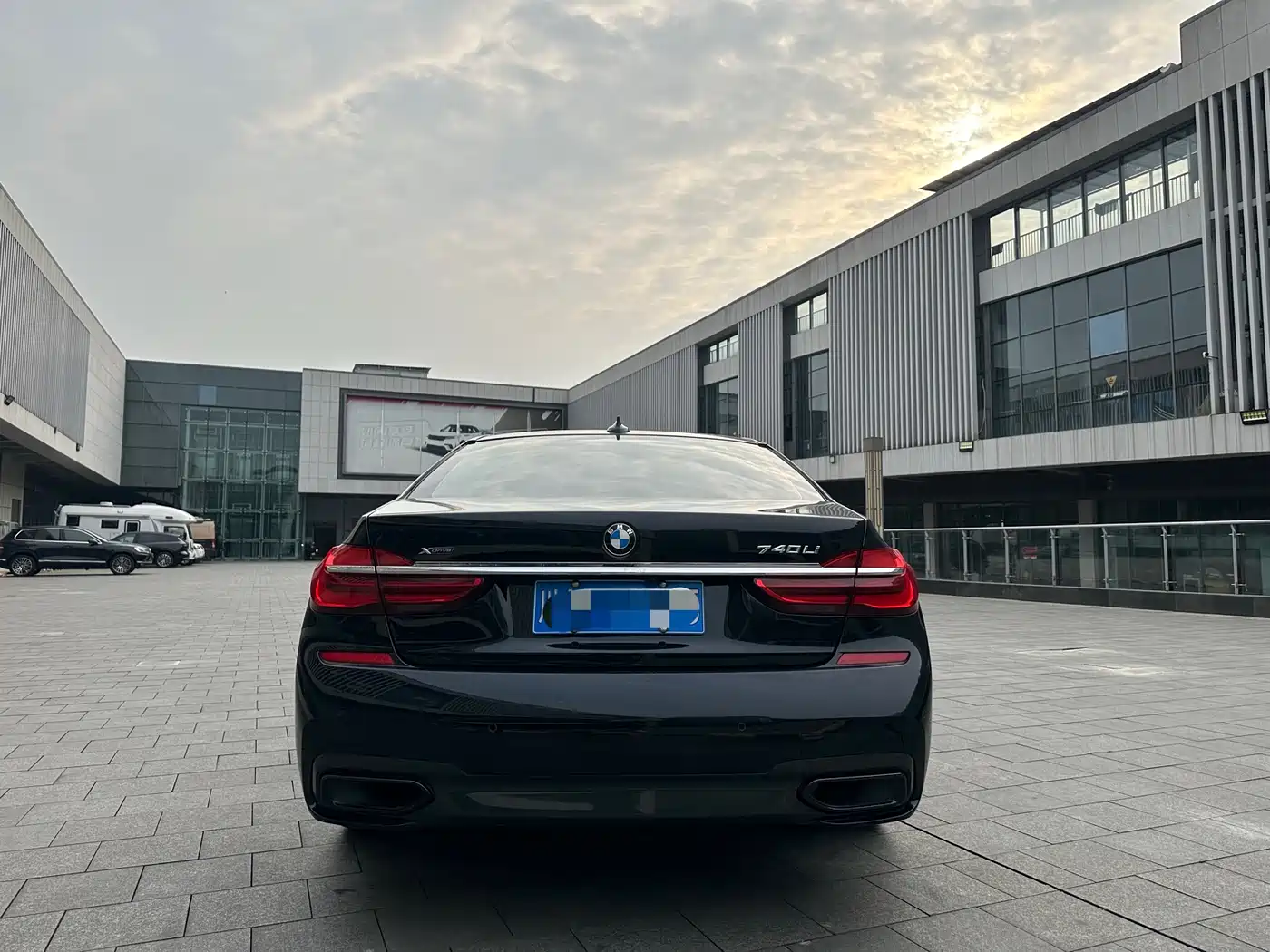 BMW 7 Series 2018 740Li xDrive Premium Type M Sport Package фото 5