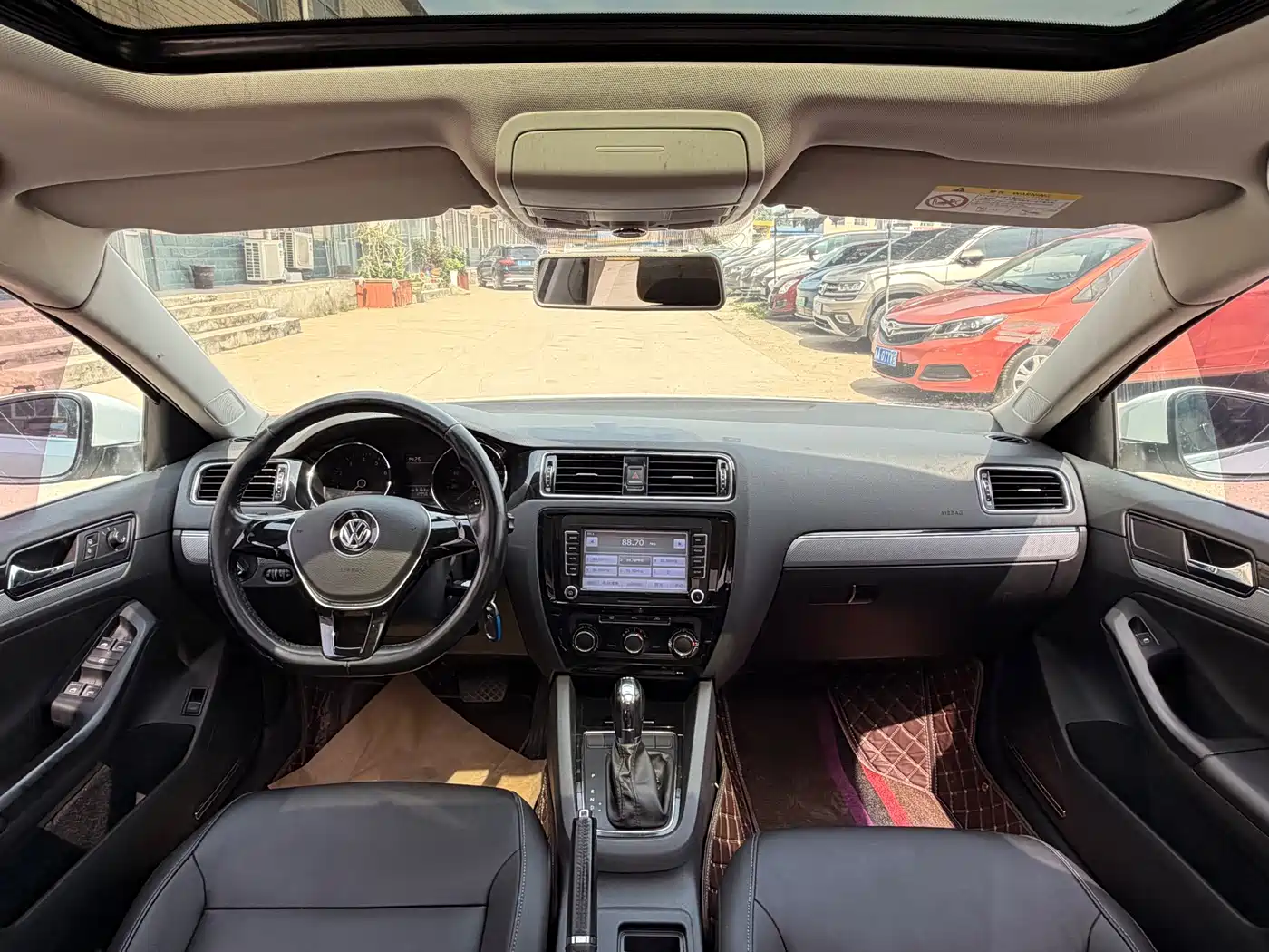 Volkswagen Sagitar 2016 230TSI 25th Anniversary Edition фото 13