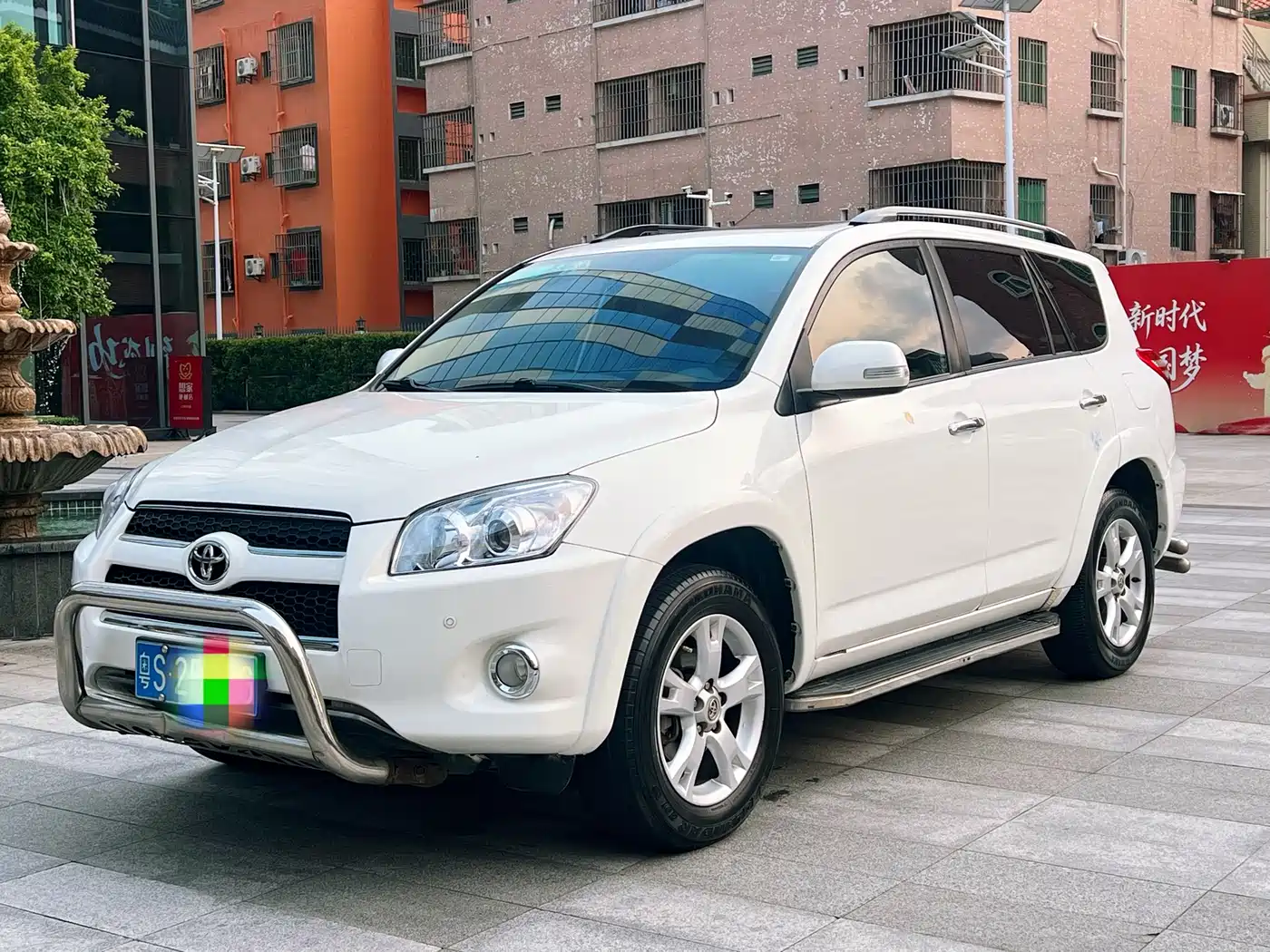 Toyota RAV4 Rongfang 2011 2.0L Automatic Luxury Edition