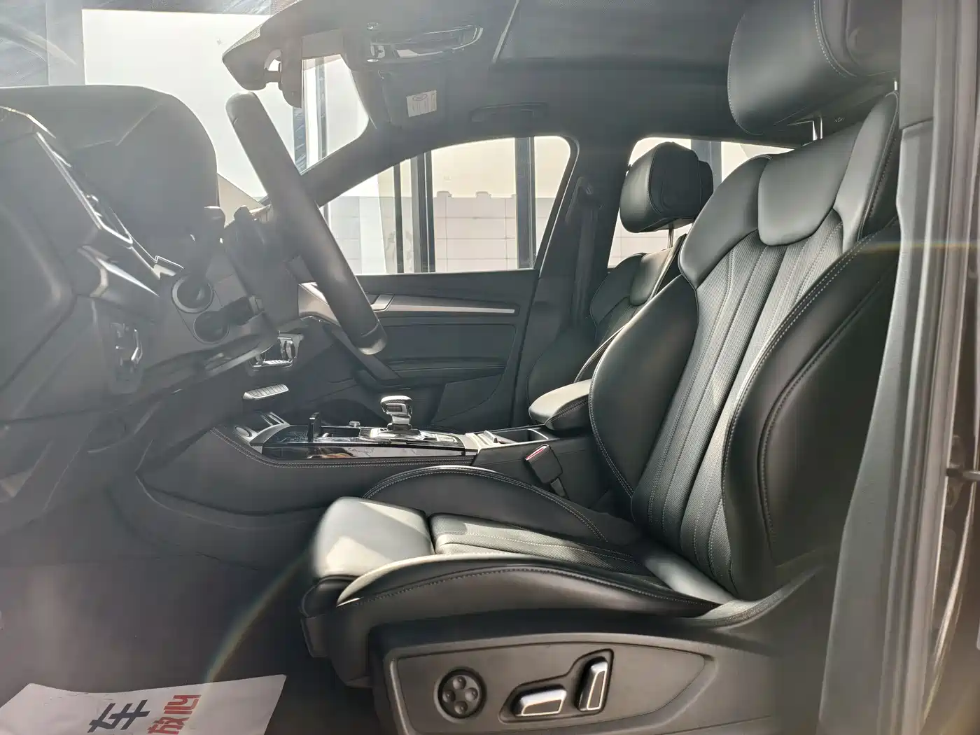 Audi Q5L 2024 Model 40 TFSI Luxury Dynamic фото 8