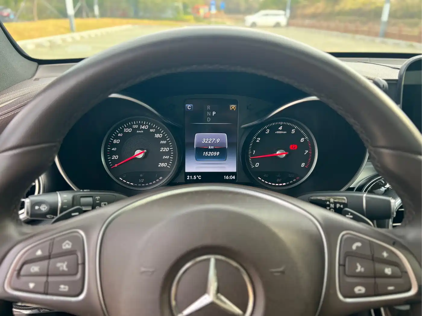 Mercedes-Benz GLC 2017 GLC 260 4MATIC Luxury фото 15
