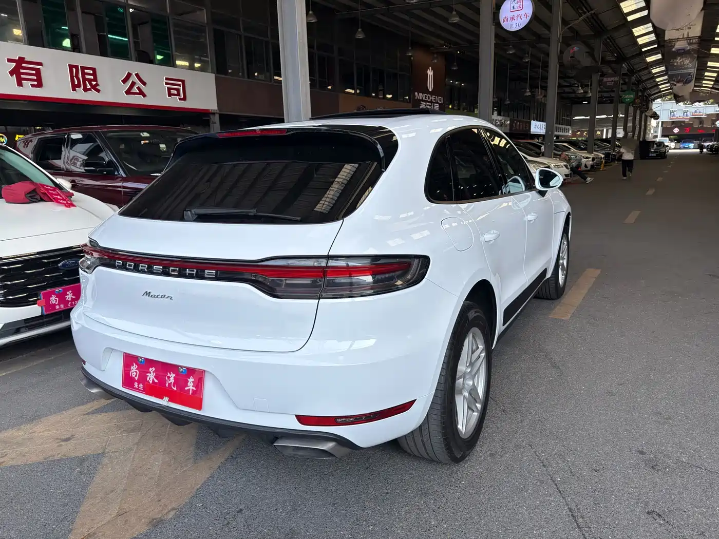 Porsche Macan 2018 Macan 2.0T фото 5