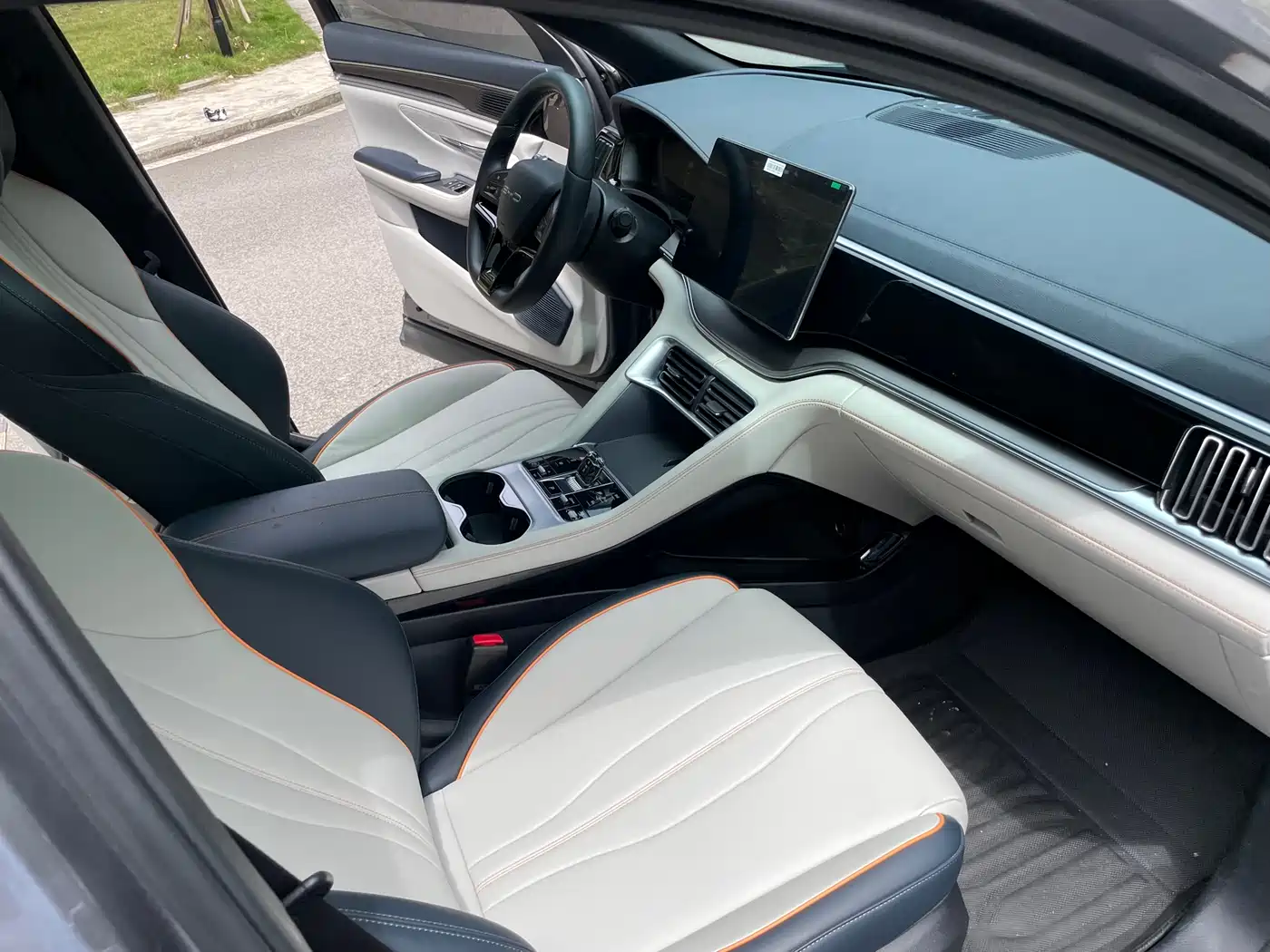 BYD Song PLUS PHEV 2024 Glory Edition DM-i 110km Flagship PLUS фото 14