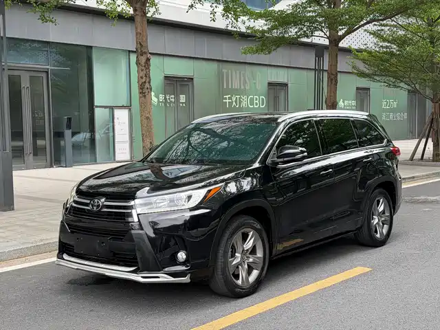 TOYOTA HIGHLANDER
