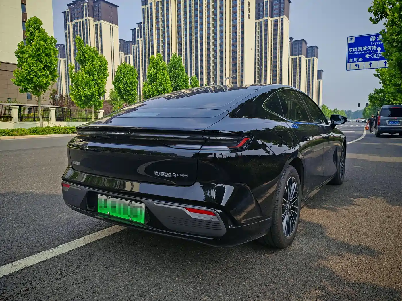 Geely Galaxy Galaxy Xingyao 8 2025 130km EM-i Premium Edition фото 9