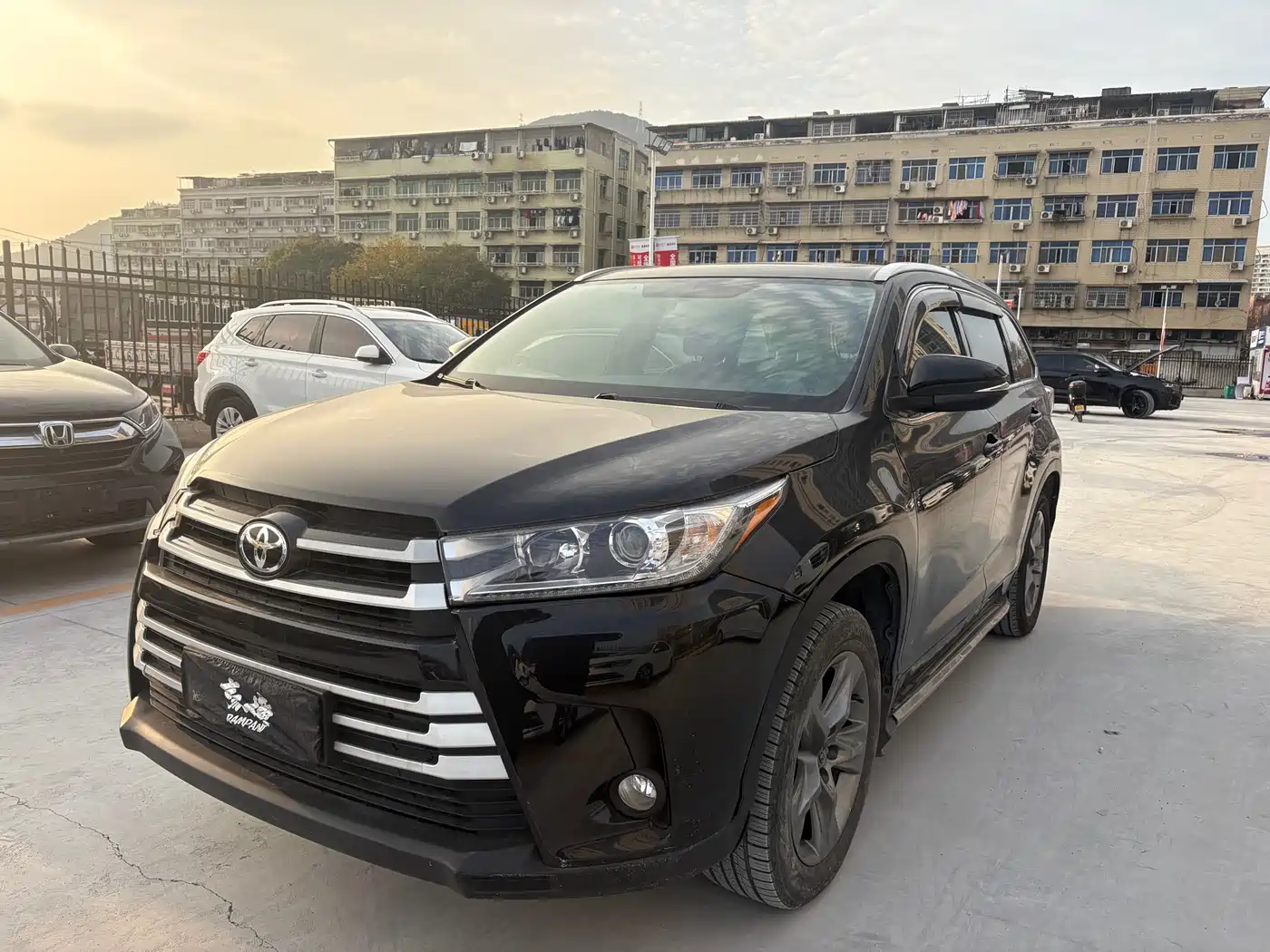 TOYOTA HIGHLANDER