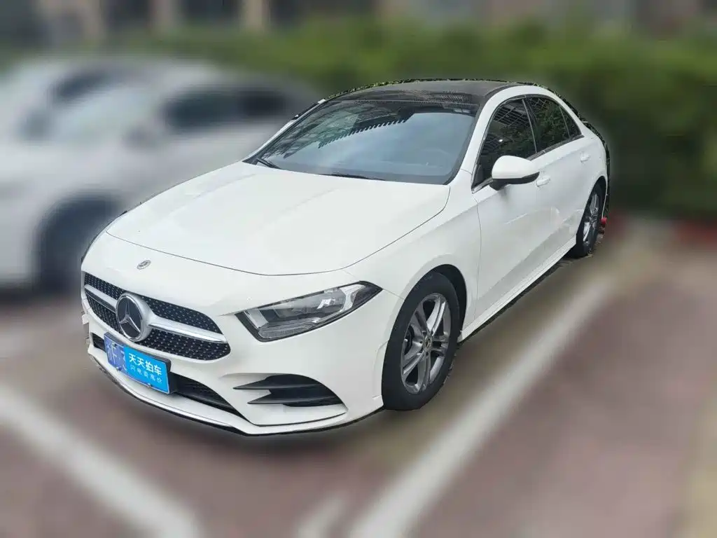 Mercedes-Benz Mercedes-Benz A-Class 2022 Facelift III A 200 L Sport Sedan Fashion
