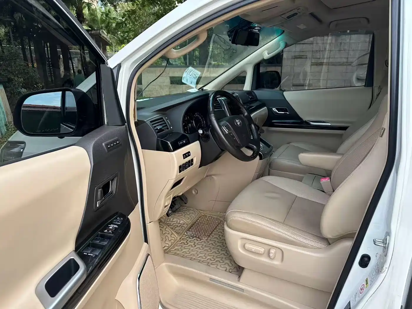 Toyota Alphard 2012 2.4L Luxury Edition фото 11
