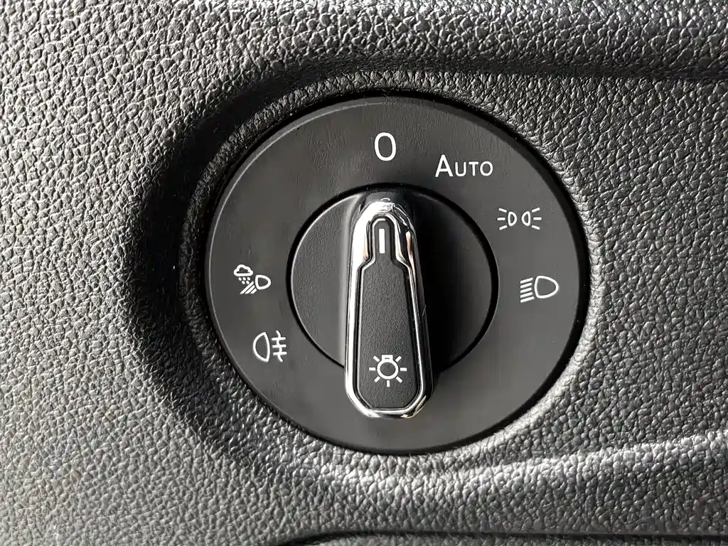 Volkswagen Passat 2023 Facelift 330TSI Elite Edition фото 21
